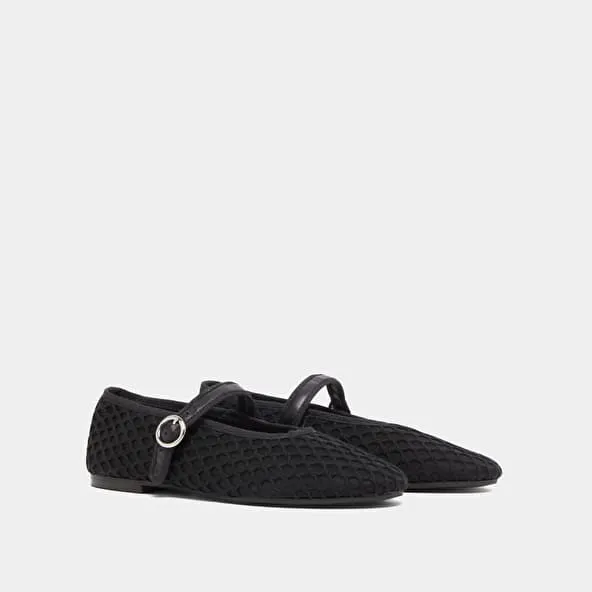 Ballet flats with strap in black mesh