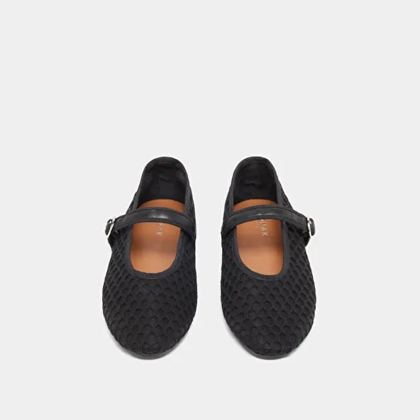 Ballet flats with strap in black mesh