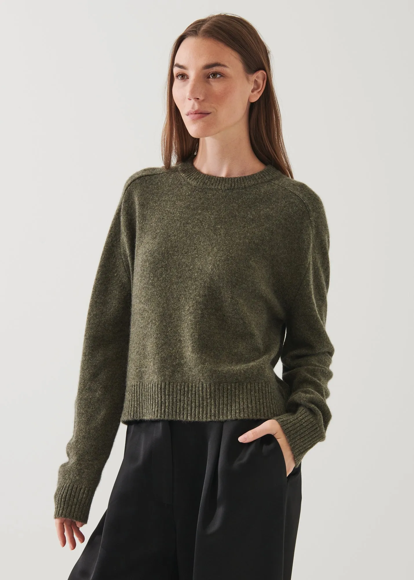 CASHMERE RAGLAN CREWNECK