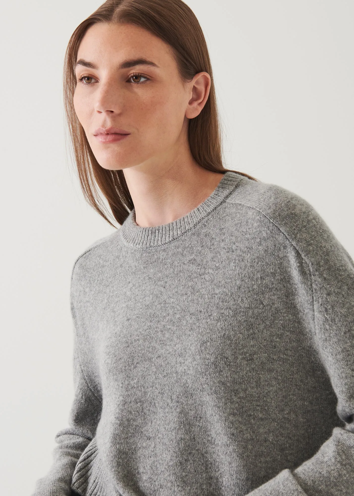 CASHMERE RAGLAN CREWNECK