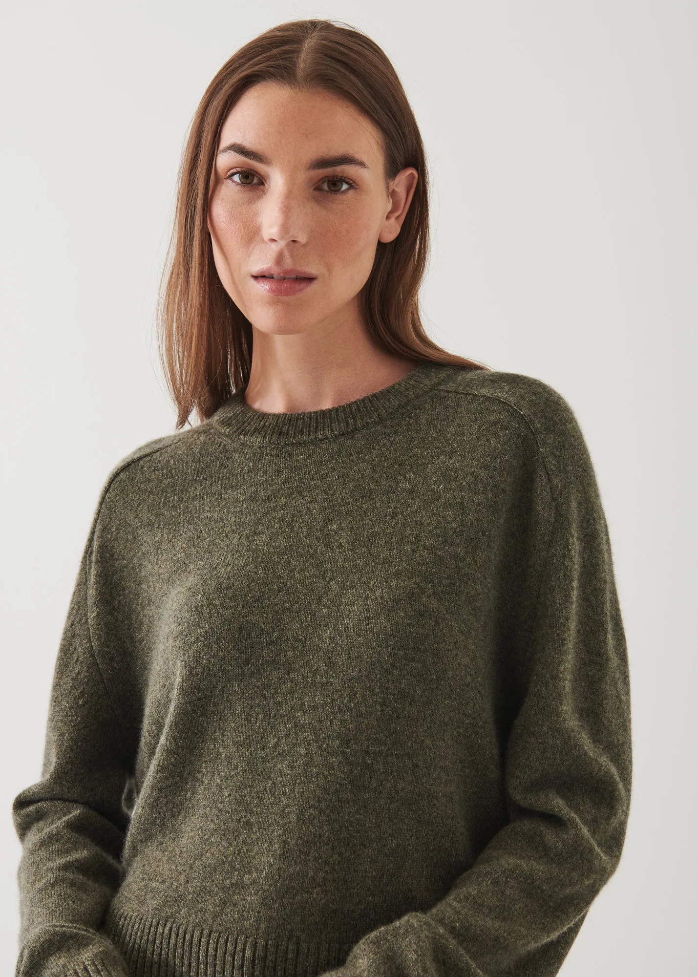 CASHMERE RAGLAN CREWNECK