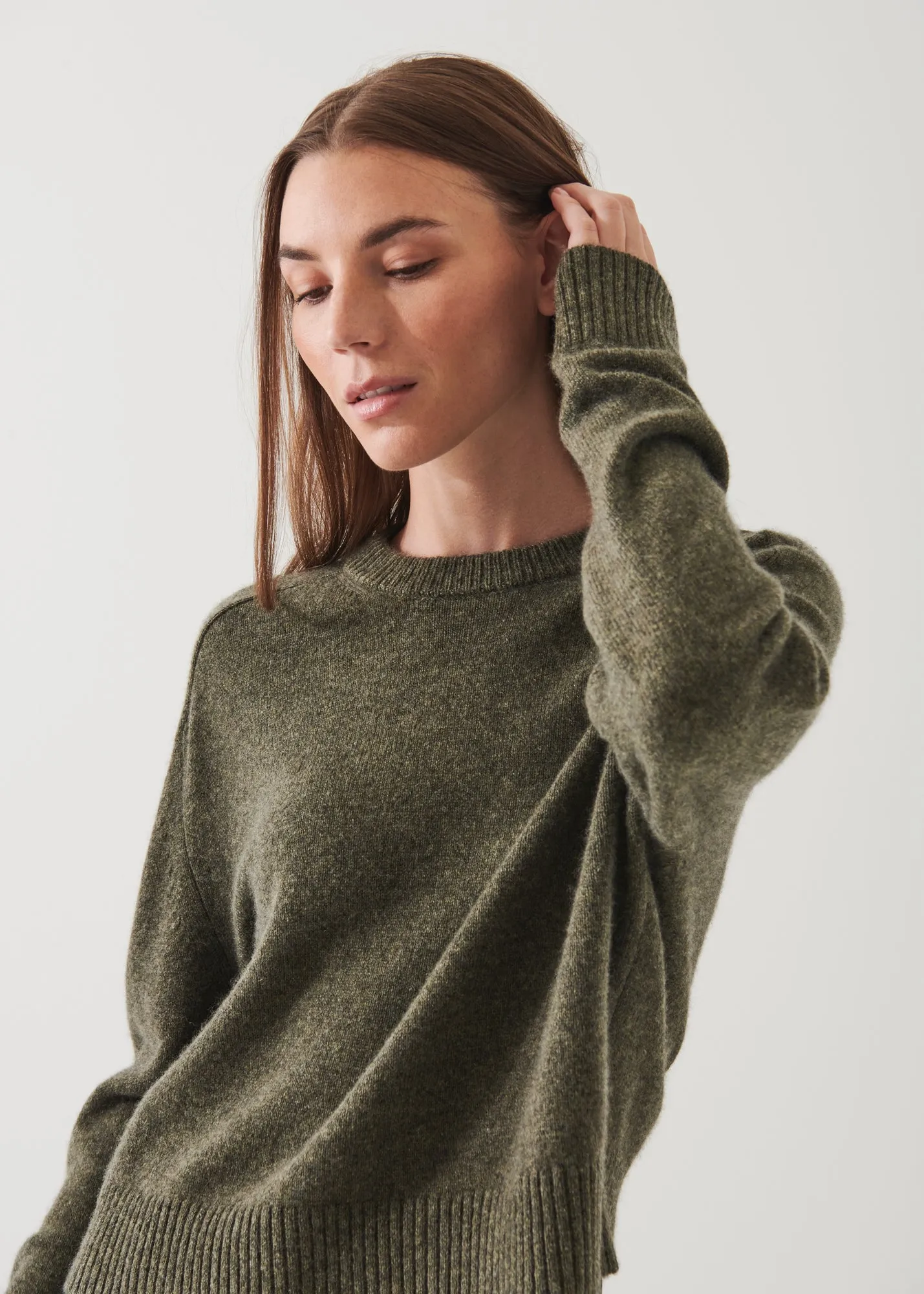 CASHMERE RAGLAN CREWNECK