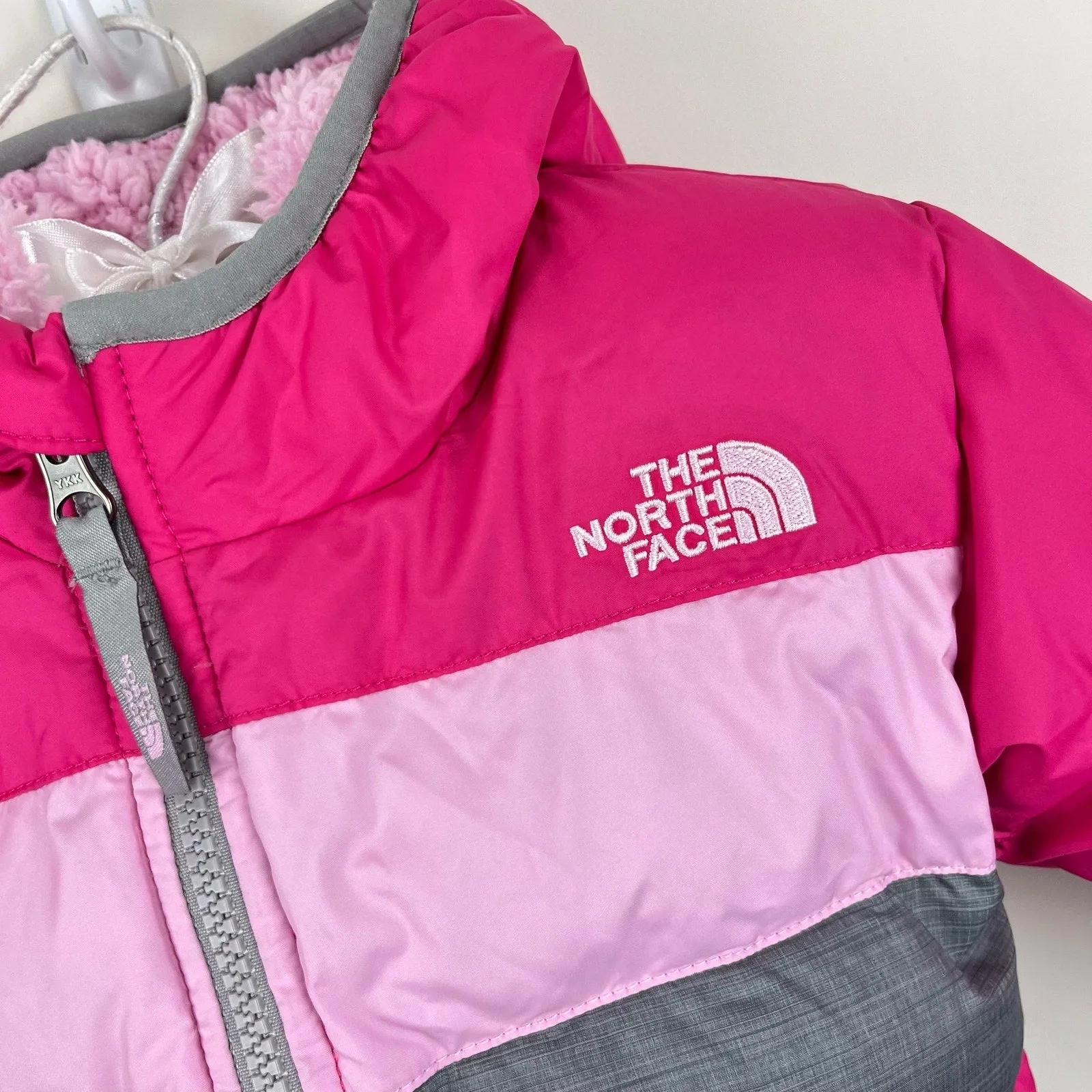 The North Face Girls Moondoggy 2.0 Hooded Puffer jacket 6-12 Months