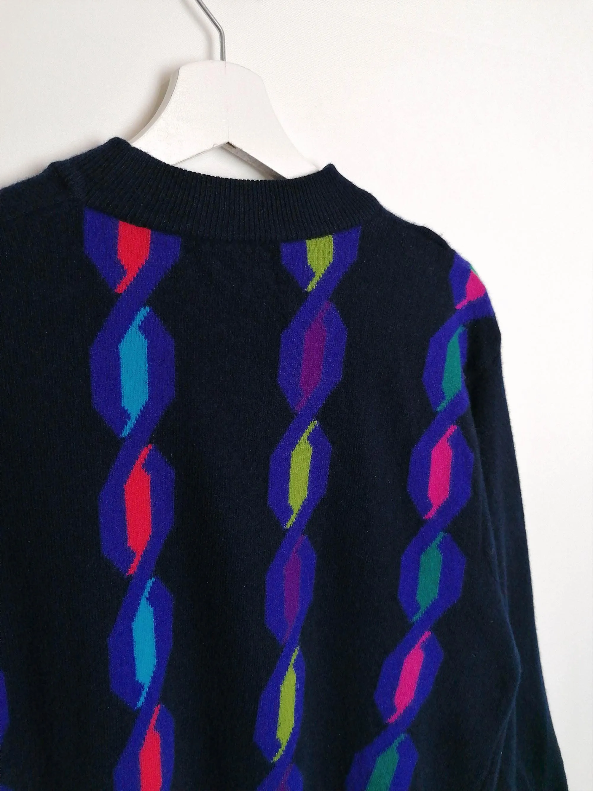 UNITED COLORS of BENETTON  Retro Pattern Unisex Wool Sweater - size M-L / 46